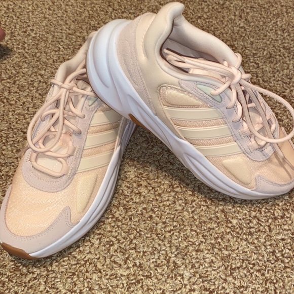 Meet your Posher, Emily - Picture 3 of 5